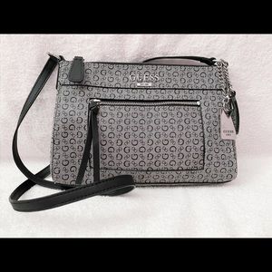 Grey GUESS Crossbody Purse  ⭐️ FREE SHIPPING ⭐️